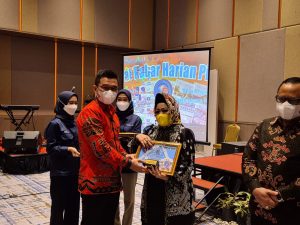Bunda Reihana, Raih Penghargaan Kepala Dinas terbaik penanganan Covid-19 di provinsi Lampung