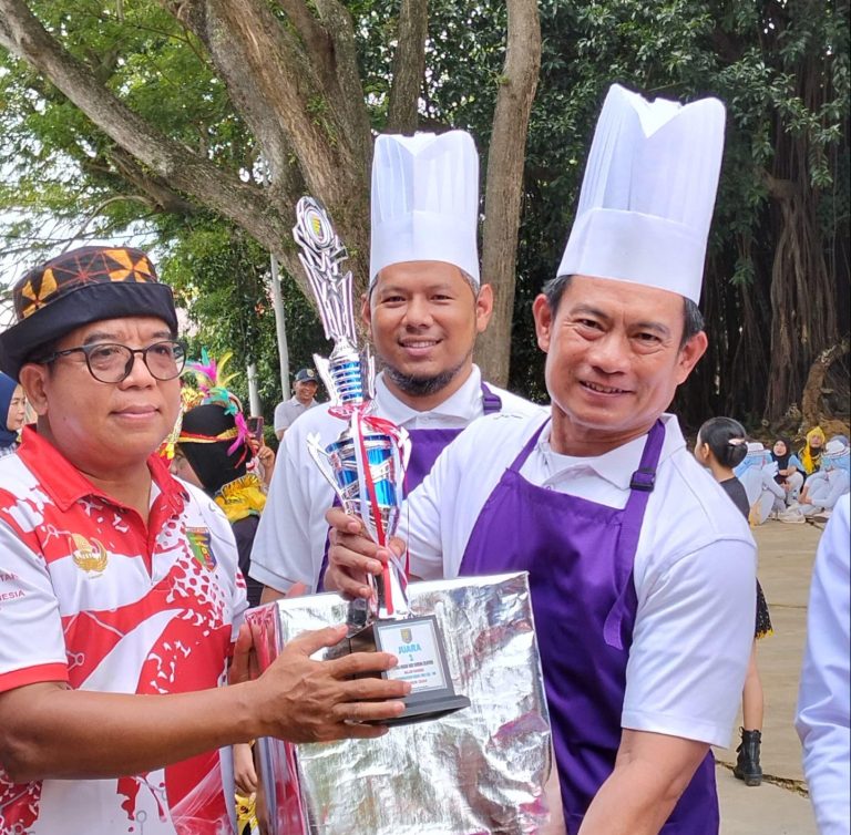 Dinkes Lampung Juara 1 Lomba Masak Nasi Goreng pada Peringatan Hari Ibu Provinsi Lampung